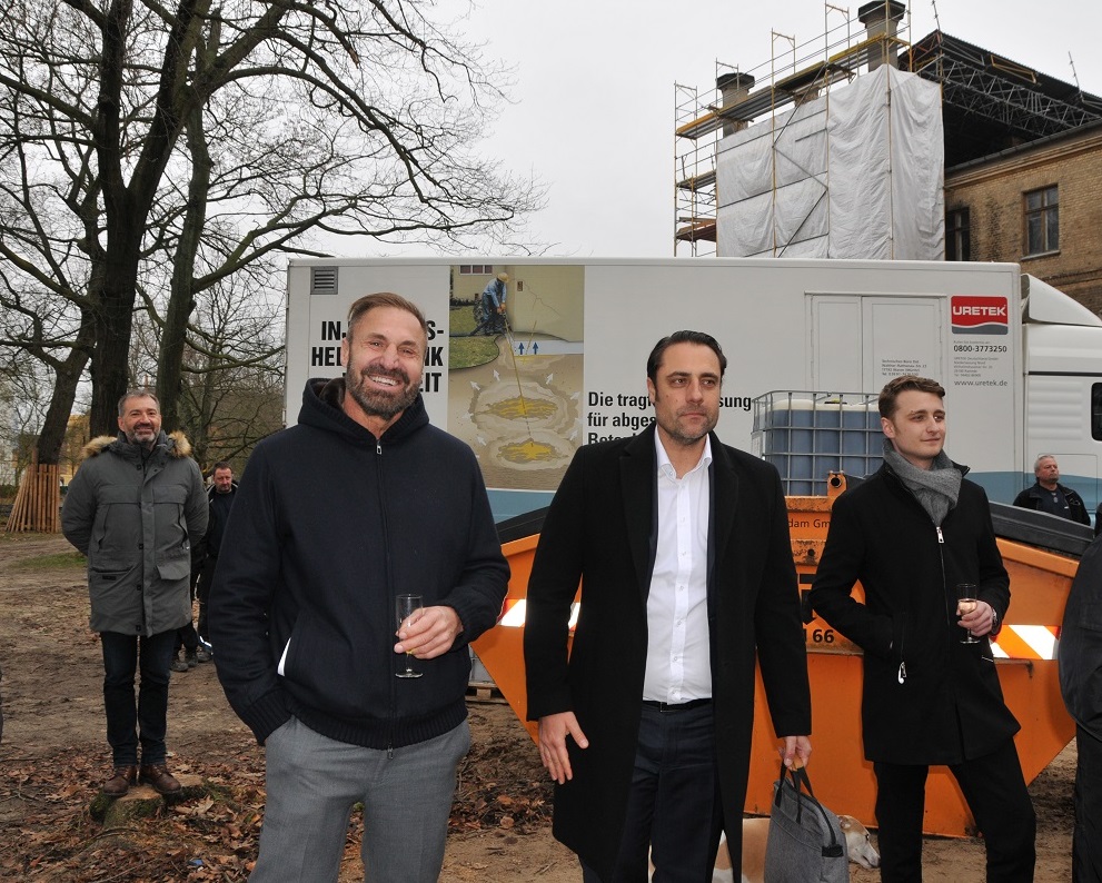 Potsdamer Traumschlösschen Villa Tummeley bekommt Zuwachs SANUS AG feiert Richtfest für die neue „Orangerie“