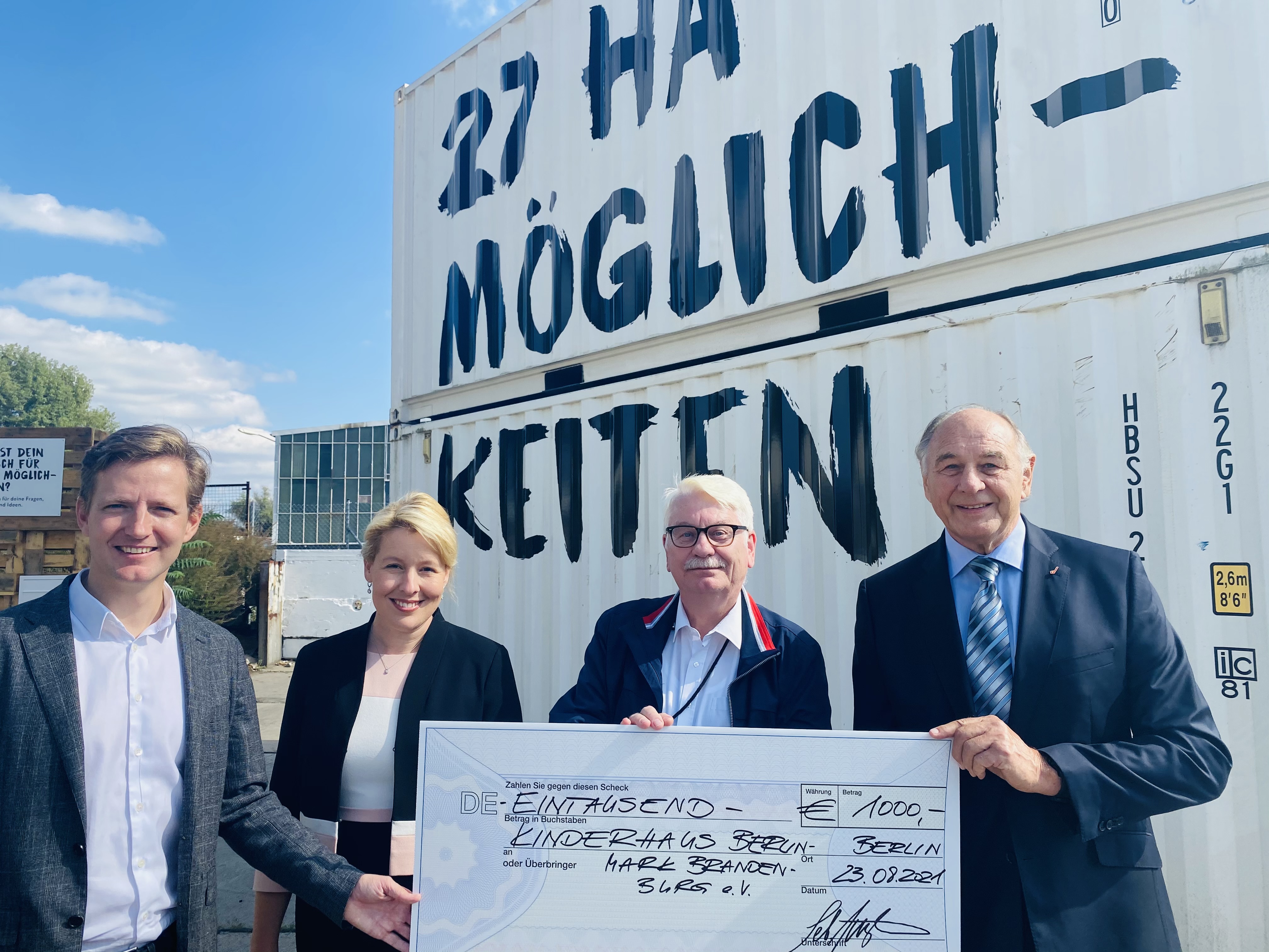 SPD-Landesvorsitzende Franziska Giffey und Baustadtrat Kevin Hönicke zu Gast bei Zeitgeist in Alt-Hohenschönhausen