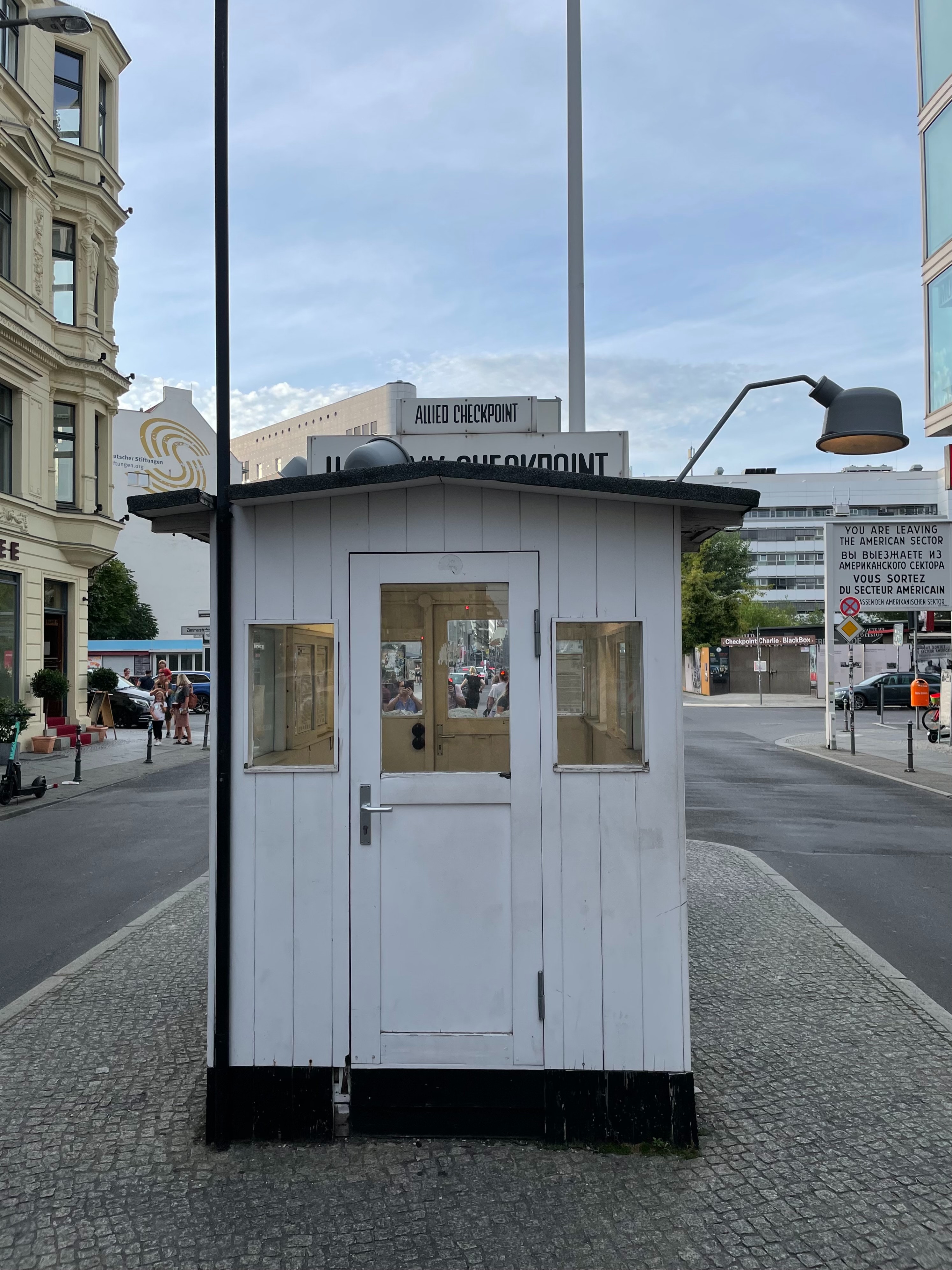 Land Berlin erwirbt Teilflächen am Checkpoint Charlie